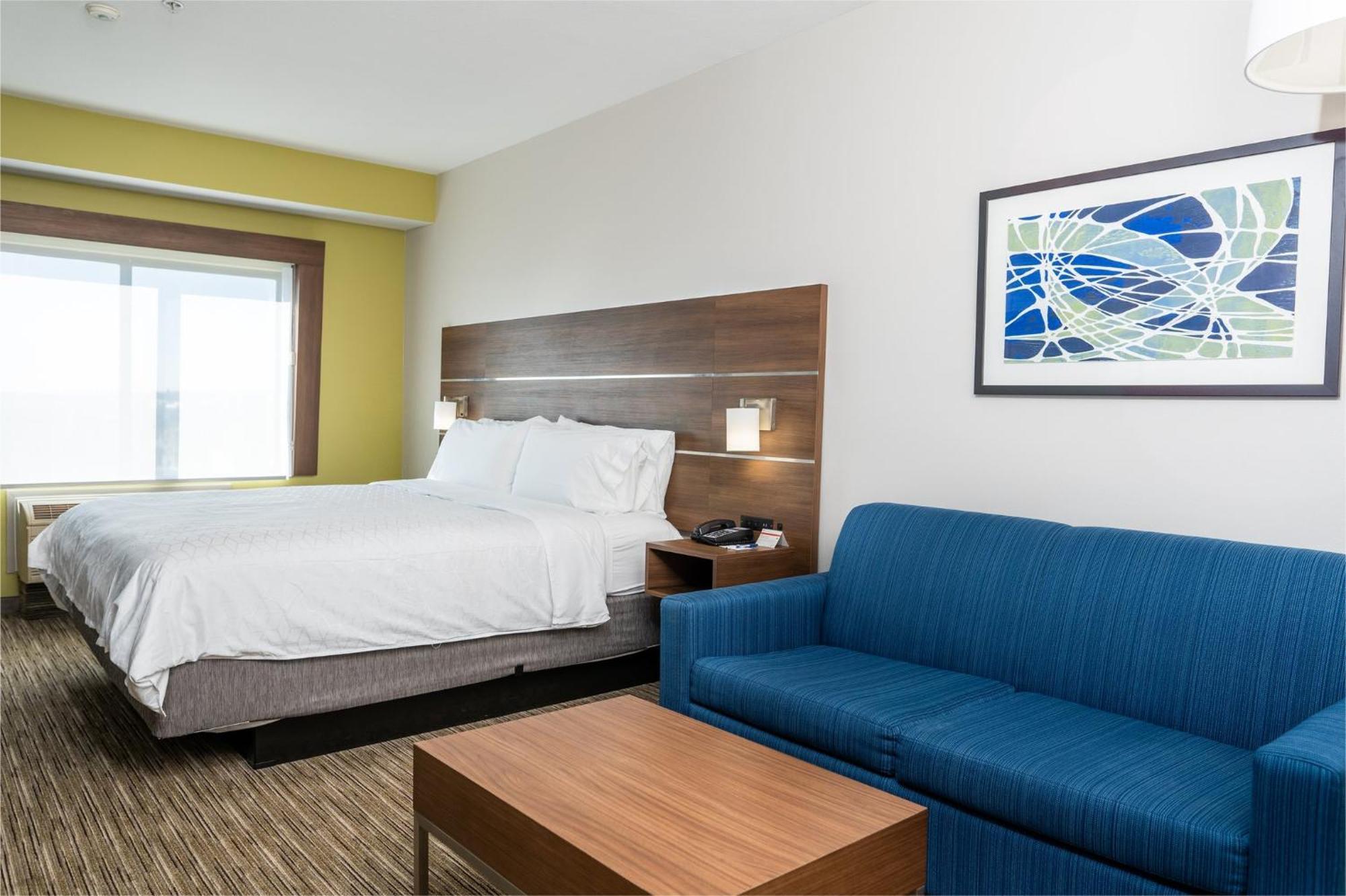 Holiday Inn Express & Suites - Lake Forest, An Ihg Hotel Экстерьер фото