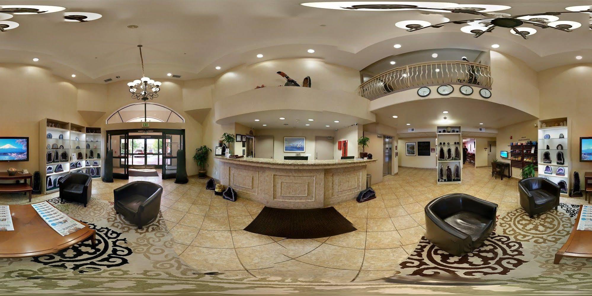 Holiday Inn Express & Suites - Lake Forest, An Ihg Hotel Экстерьер фото